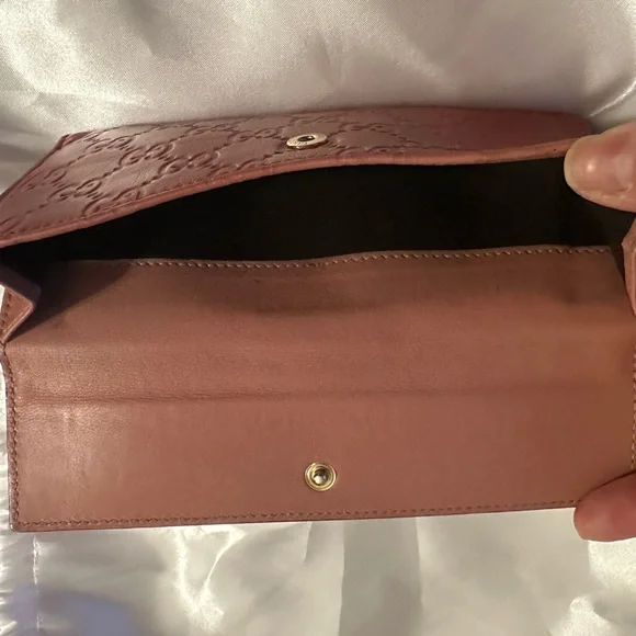 Gucci Guccissima Snapped Wallet